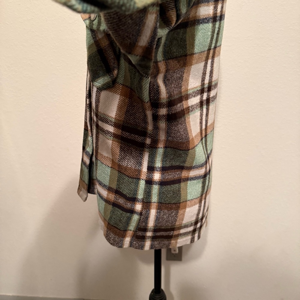 Flannel Shacket Button up large - Picture 5 of 12